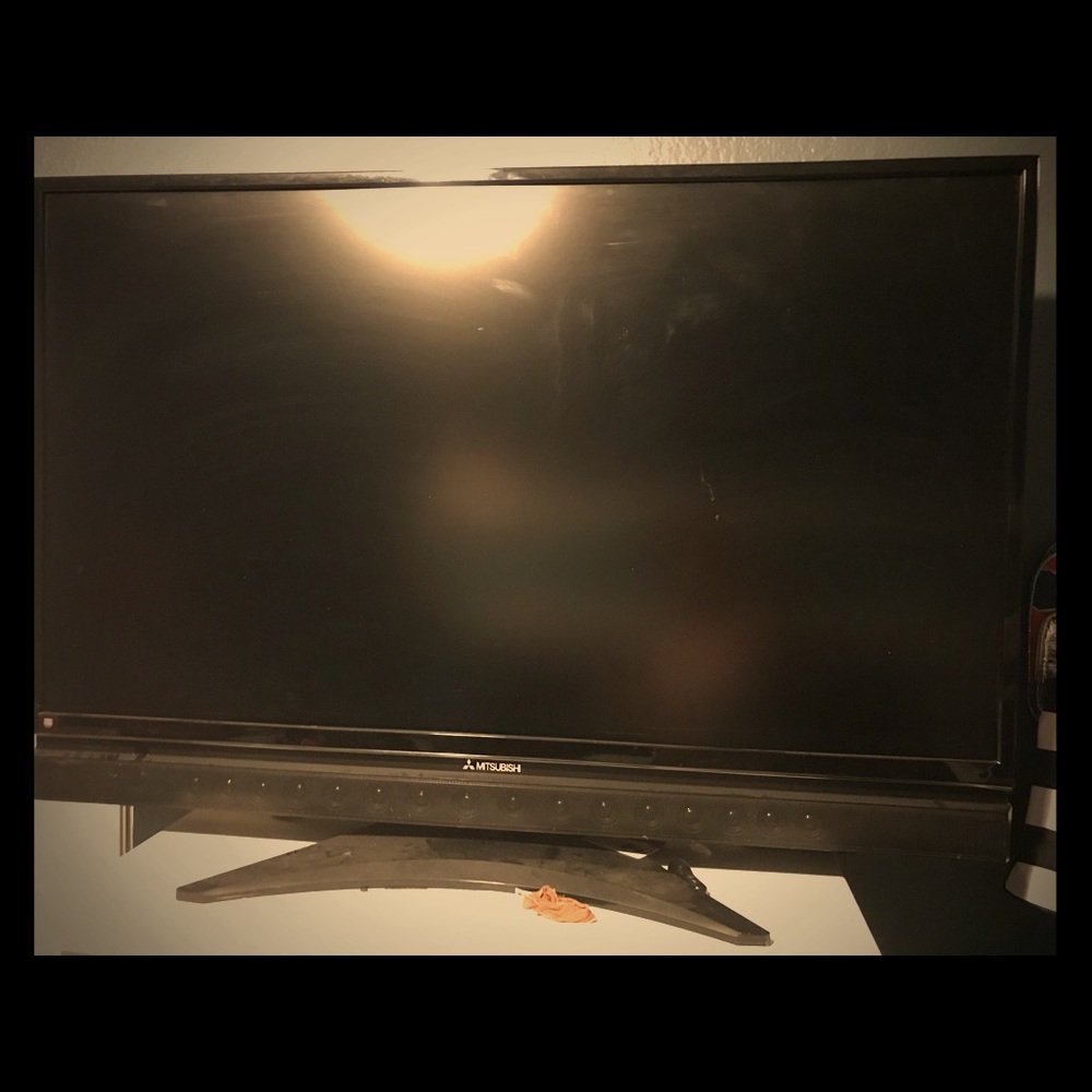 Mitsubishi 52” TV